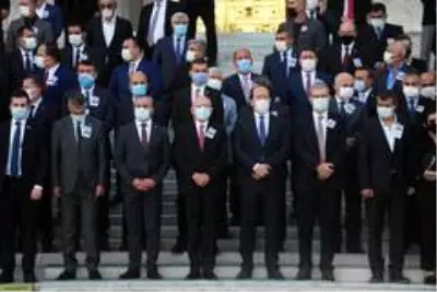 Eski Sağlık Bakanı Osman Durmuş son yolculuğuna uğurlandı Eski Sağlık Bakanı Osman Durmuş son yolculuğuna uğurlandı