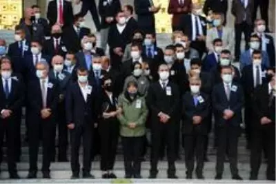 Eski Sağlık Bakanı Osman Durmuş son yolculuğuna uğurlandı Eski Sağlık Bakanı Osman Durmuş son yolculuğuna uğurlandı
