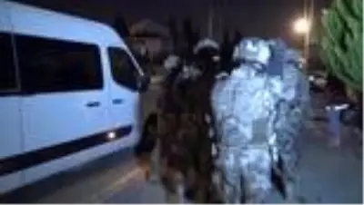 Son dakika haber | FETÖ'nün hücre evlerine yönelik operasyonda 5 şüpheli yakalandı Son dakika haber | FETÖ'nün hücre evlerine yönelik operasyonda 5 şüpheli yakalandı