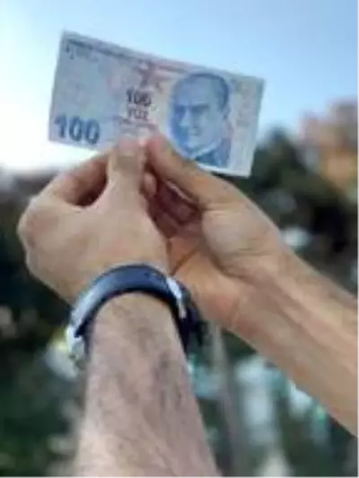 Arkadaşından aldığı hatalı basım 100 TL'yi 70 bin TL'ye satıyor Arkadaşından aldığı hatalı basım 100 TL'yi 70 bin TL'ye satıyor