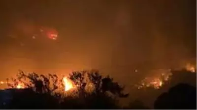 Son dakika haberleri | Yangının devam ettiği bölgede trafo bomba gibi patladı Son dakika haberleri | Yangının devam ettiği bölgede trafo bomba gibi patladı