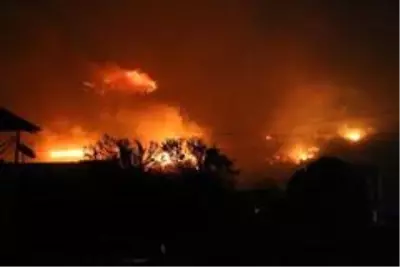 Son dakika haberleri | Yangının devam ettiği bölgede trafo bomba gibi patladı Son dakika haberleri | Yangının devam ettiği bölgede trafo bomba gibi patladı