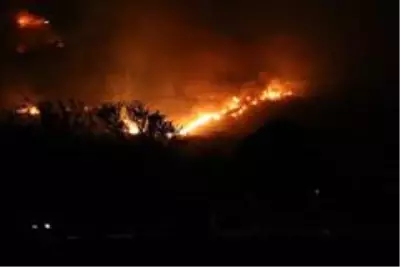 Son dakika haberleri | Yangının devam ettiği bölgede trafo bomba gibi patladı Son dakika haberleri | Yangının devam ettiği bölgede trafo bomba gibi patladı