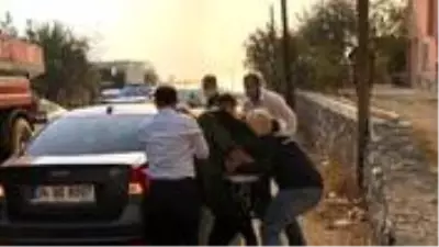 İskenderun'da çıkan orman yangını yerleşim yerlerine sıçradı, evler tahliye edildi İskenderun'da çıkan orman yangını yerleşim yerlerine sıçradı, evler tahliye edildi