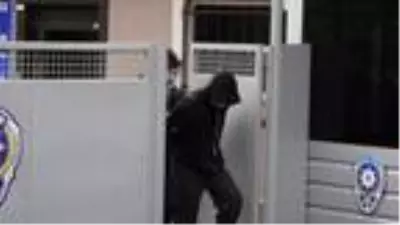 İETT otobüsünde iğrenç olay, Şüpheli adliyeye sevk edildi İETT otobüsünde iğrenç olay, Şüpheli adliyeye sevk edildi