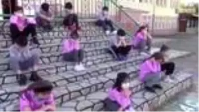 İlkokul öğrencilerinin çektikleri kliple yaptıkları okul bahçesi isteği karşılık buldu İlkokul öğrencilerinin çektikleri kliple yaptıkları okul bahçesi isteği karşılık buldu