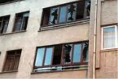 Hatay'da patlamanın yaşandığı caddede, teröre 'Türk Bayraklı' tepki Hatay'da patlamanın yaşandığı caddede, teröre 'Türk Bayraklı' tepki