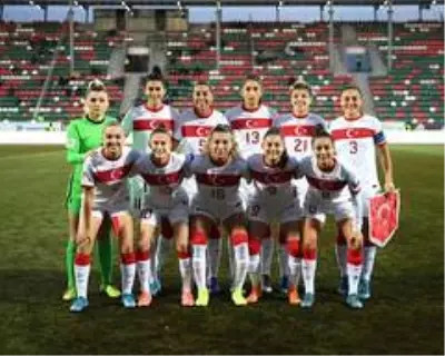 Kadın A Milli Takımı, Rusya'ya 4-2 yenildi Kadın A Milli Takımı, Rusya'ya 4-2 yenildi