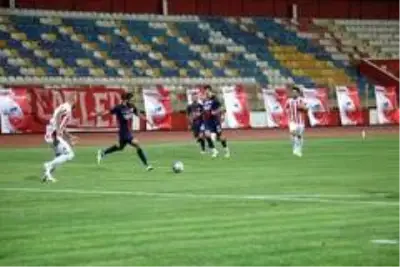 Kahramanmaraşspor'da 14 futbolcunun korona virüs testi pozitif çıktı Kahramanmaraşspor'da 14 futbolcunun korona virüs testi pozitif çıktı