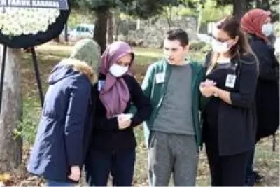 Kalp krizinden vefat eden Gaziantep Emniyet Müdür Yardımcısı Nadirgil, Isparta'da toprağa verildi Kalp krizinden vefat eden Gaziantep Emniyet Müdür Yardımcısı Nadirgil, Isparta'da toprağa verildi