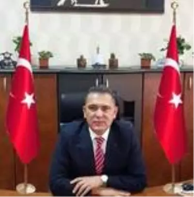 Kalp krizinden vefat eden Gaziantep Emniyet Müdür Yardımcısı Nadirgil, Isparta'da toprağa verildi Kalp krizinden vefat eden Gaziantep Emniyet Müdür Yardımcısı Nadirgil, Isparta'da toprağa verildi