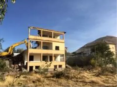 Kamulaştırma çalışmaları tamamlanan yapılar yıkıldı Kamulaştırma çalışmaları tamamlanan yapılar yıkıldı
