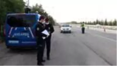 Karantinada olması gereken kişi trafik uygulamasında yakalandı Karantinada olması gereken kişi trafik uygulamasında yakalandı