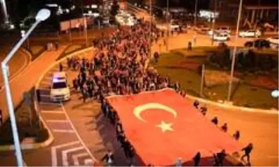 Kartepe'de Cumhuriyet Bayramı'na özel fener alayı Kartepe'de Cumhuriyet Bayramı'na özel fener alayı