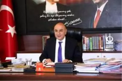 Keçiören'de öz kaynaklarla dezenfektan üretilip dağıtılıyor Keçiören'de öz kaynaklarla dezenfektan üretilip dağıtılıyor