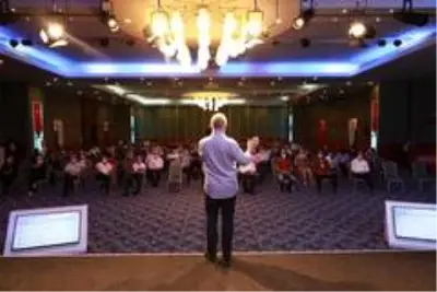 Türk Kızılay Genel Başkanı Dr. Kerem Kınık: 'Yardım modelleri değişiyor' Türk Kızılay Genel Başkanı Dr. Kerem Kınık: 'Yardım modelleri değişiyor'