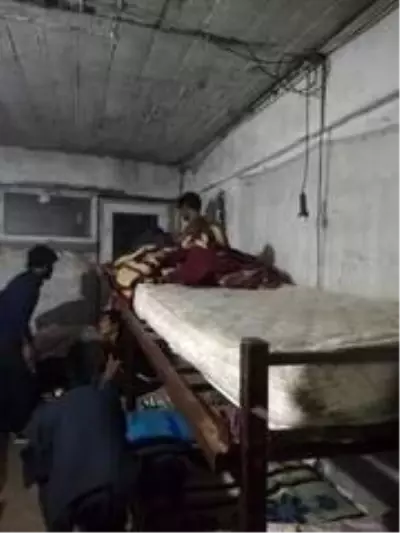 Kocaeli'de bir adreste 17 düzensiz göçmen yakalandı Kocaeli'de bir adreste 17 düzensiz göçmen yakalandı