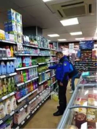 Kocaeli Zabıtası'ndan etiket uyarısı Kocaeli Zabıtası'ndan etiket uyarısı