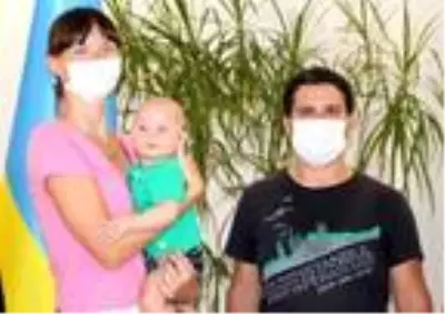 Konsolos Adana'ya geldi, Türklerle evlilikten olan 10 çocuğa Ukrayna vatandaşlığı verildi Konsolos Adana'ya geldi, Türklerle evlilikten olan 10 çocuğa Ukrayna vatandaşlığı verildi