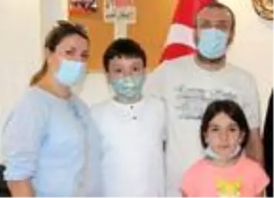 Konsolos Adana'ya geldi, Türklerle evlilikten olan 10 çocuğa Ukrayna vatandaşlığı verildi Konsolos Adana'ya geldi, Türklerle evlilikten olan 10 çocuğa Ukrayna vatandaşlığı verildi