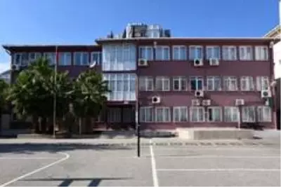 Konyaaltı Belediyesi'nden Halk Eğitim Merkezi'ne tadilat desteği Konyaaltı Belediyesi'nden Halk Eğitim Merkezi'ne tadilat desteği