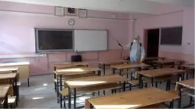 Korona virüse karşı dezenfeksiyon çalışmaları sürüyor Korona virüse karşı dezenfeksiyon çalışmaları sürüyor