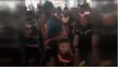 Kudüs'te yüzlerce kişi Fransa'yı protesto etti Kudüs'te yüzlerce kişi Fransa'yı protesto etti