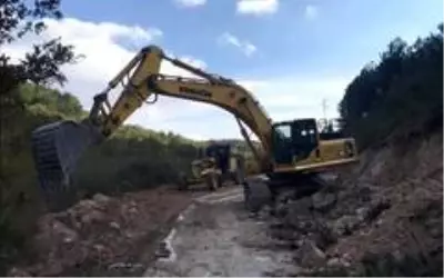 Kuşçaören Köyü yolu onarım çalışmaları devam Kuşçaören Köyü yolu onarım çalışmaları devam