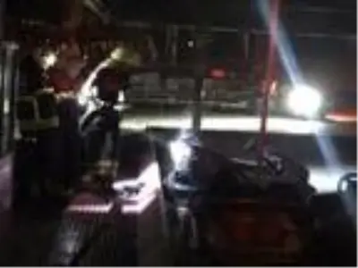 Lunaparkta çarpışan araba yandı Lunaparkta çarpışan araba yandı