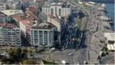 Mahmutpaşa'da esnafı, turisti, yerlisi, genci, yaşlısı maskesiz geziyor Mahmutpaşa'da esnafı, turisti, yerlisi, genci, yaşlısı maskesiz geziyor