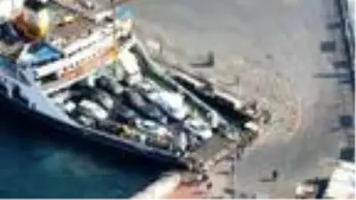 Mahmutpaşa'da esnafı, turisti, yerlisi, genci, yaşlısı maskesiz geziyor Mahmutpaşa'da esnafı, turisti, yerlisi, genci, yaşlısı maskesiz geziyor