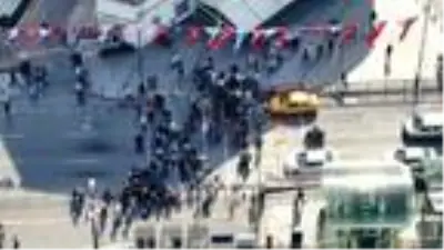 Mahmutpaşa'da esnafı, turisti, yerlisi, genci, yaşlısı maskesiz geziyor Mahmutpaşa'da esnafı, turisti, yerlisi, genci, yaşlısı maskesiz geziyor