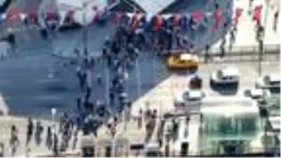 Mahmutpaşa'da esnafı, turisti, yerlisi, genci, yaşlısı maskesiz geziyor Mahmutpaşa'da esnafı, turisti, yerlisi, genci, yaşlısı maskesiz geziyor