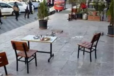 Malatya'da döner bıçaklı sopalı kavga: 7 yaralı Malatya'da döner bıçaklı sopalı kavga: 7 yaralı