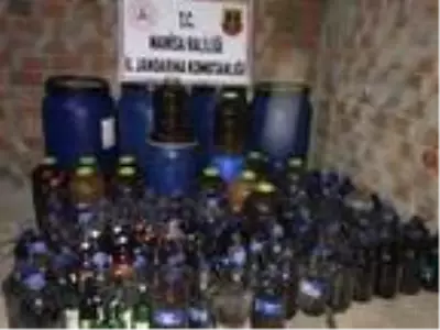 Son dakika gündem: Manisa'da 4 bin 200 litre kaçak içki ele geçirildi Son dakika gündem: Manisa'da 4 bin 200 litre kaçak içki ele geçirildi