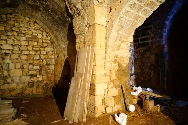 Mardin'de 1700 yıllık kilise 7 milyon 250 bin liraya internetten satışa çıkarıldı Mardin'de 1700 yıllık kilise 7 milyon 250 bin liraya internetten satışa çıkarıldı