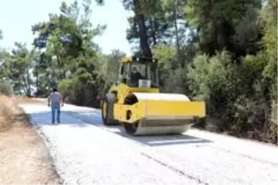 Marmaris'te 50 bin metrekare asfalt serimi yapıldı Marmaris'te 50 bin metrekare asfalt serimi yapıldı