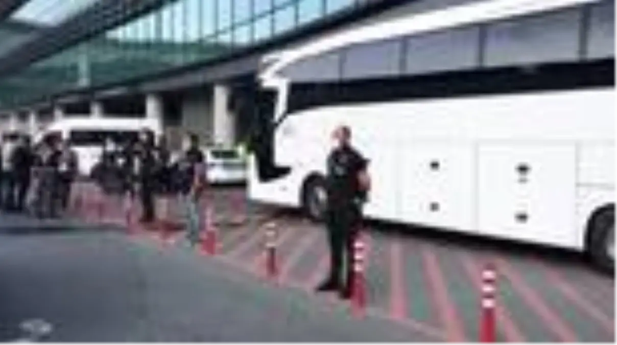 Medipol Başakşehir'in rakibi Paris Saint-Germain İstanbul'a geldi