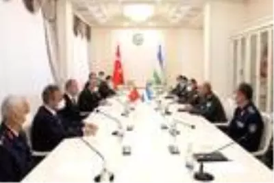 Milli Savunma Bakanı Akar, Özbek mevkidaşıyla bir araya geldi Milli Savunma Bakanı Akar, Özbek mevkidaşıyla bir araya geldi