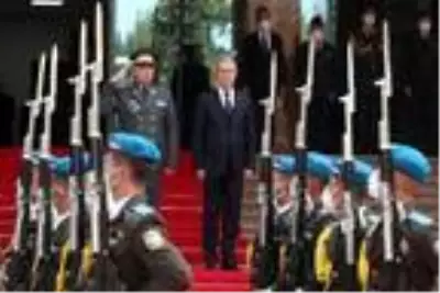 Milli Savunma Bakanı Akar, Özbek mevkidaşıyla bir araya geldi Milli Savunma Bakanı Akar, Özbek mevkidaşıyla bir araya geldi