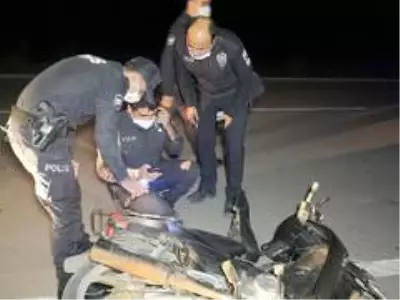 Son dakika haberi: Motorlar hırsızı 2 genç çaldıkları motorlarla polisten kaçamadı Son dakika haberi: Motorlar hırsızı 2 genç çaldıkları motorlarla polisten kaçamadı