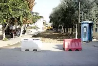 Nazilli Yeşil Mahalle'de yol onarım çalışmaları başladı Nazilli Yeşil Mahalle'de yol onarım çalışmaları başladı
