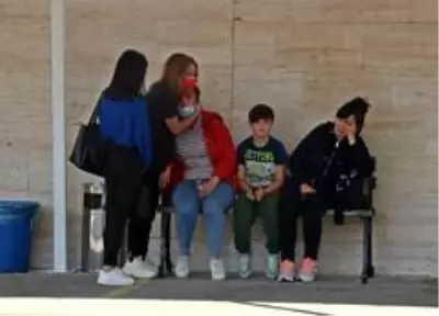 Oğlunun tabutuna son kez bakan annenin feryadı yürekleri dağladı Oğlunun tabutuna son kez bakan annenin feryadı yürekleri dağladı