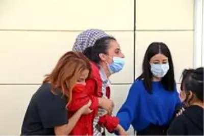 Oğlunun tabutuna son kez bakan annenin feryadı yürekleri dağladı Oğlunun tabutuna son kez bakan annenin feryadı yürekleri dağladı