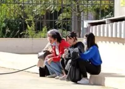Oğlunun tabutuna son kez bakan annenin feryadı yürekleri dağladı Oğlunun tabutuna son kez bakan annenin feryadı yürekleri dağladı