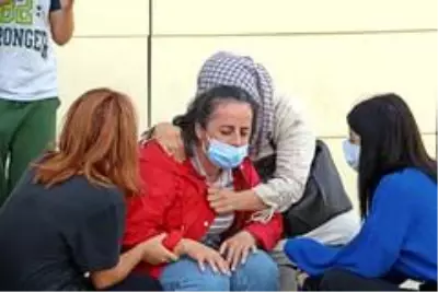 Oğlunun tabutuna son kez bakan annenin feryadı yürekleri dağladı Oğlunun tabutuna son kez bakan annenin feryadı yürekleri dağladı