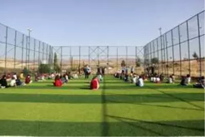 Son dakika haber... Öğrencilere halı sahada Peygamber Efendimizin çocuk sevgisi anlatıldı Son dakika haber... Öğrencilere halı sahada Peygamber Efendimizin çocuk sevgisi anlatıldı
