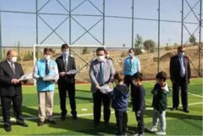Son dakika haber... Öğrencilere halı sahada Peygamber Efendimizin çocuk sevgisi anlatıldı Son dakika haber... Öğrencilere halı sahada Peygamber Efendimizin çocuk sevgisi anlatıldı