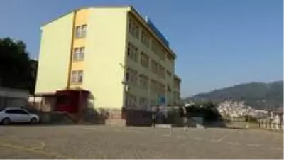 Öğrencilerin 'Hilmi Güler' dedelerinden isteği geri çevrilmedi Öğrencilerin 'Hilmi Güler' dedelerinden isteği geri çevrilmedi