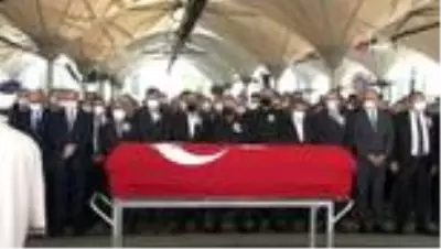 Son dakika haber! Eski Sağlık Bakanı Durmuş son yolcuğuna uğurlandı Son dakika haber! Eski Sağlık Bakanı Durmuş son yolcuğuna uğurlandı